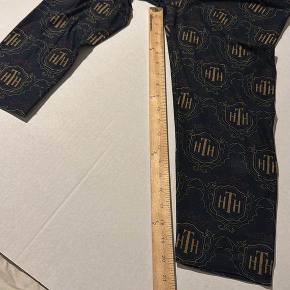 Disney Parks HOLLYWOOD TOWER HOTEL HTH CROP Leggings Tower of Terror Medium - Picture 3 of 9